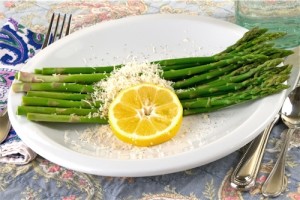 Come preparare gli asparagi al formaggio