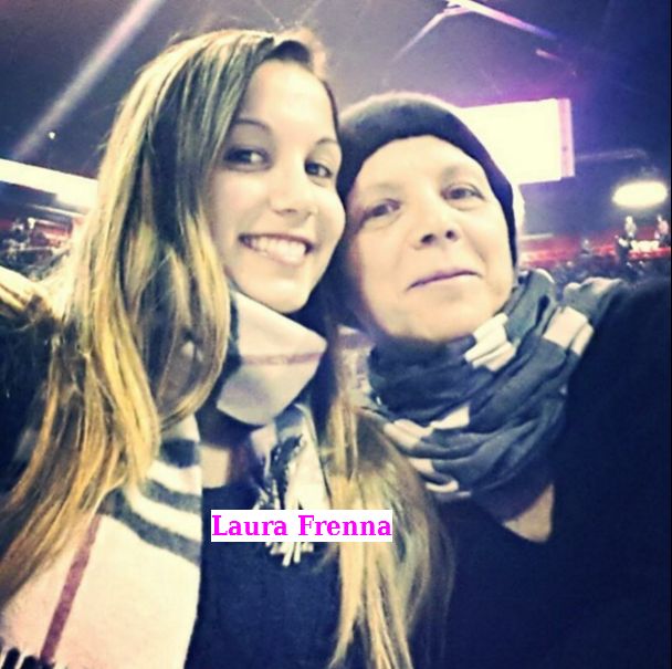 Foto di Laura Frenna con una fans di Uomini e donne