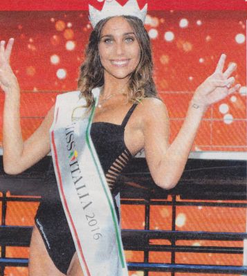 Miss Italia 2016 Rachele Risaliti festeggiata durante il concorso