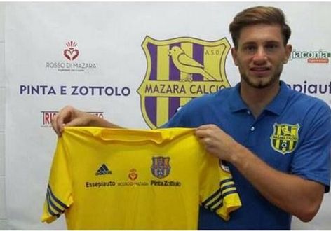 Salvatore di Carlo diventa portiere della squadra romana Mazara Calcio