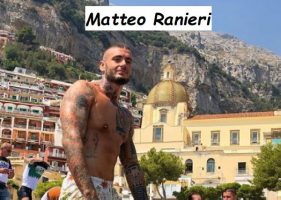 Mattero Ranieri tronista di Uomini e donne davanti alle scogliere di Genova