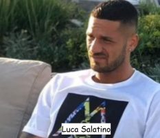 Il tronista di Uomini e donne Luca Salatino contempla il paesaggio