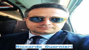 Riccardo Guarnieri in treno mentre viaggia verso Roma