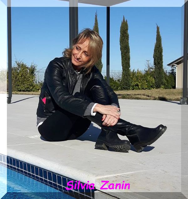 Silvia Zanin sorridente a bordo piscina