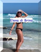 Corteggiatrice di Uomini e donne di Campobasso in bikini al mare