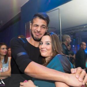 Foto di Aldo Palmeri in discoteca con le sue fans