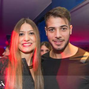 Foto di Aldo Palmeri in discoteca con le sue fans