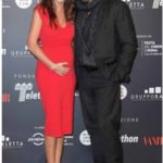 Flora Canto incinta sul Red Carpet con Enrico Brignano