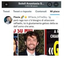 Soleil Sorge mette un like ad un commento antipatico su Raffaello Tonon